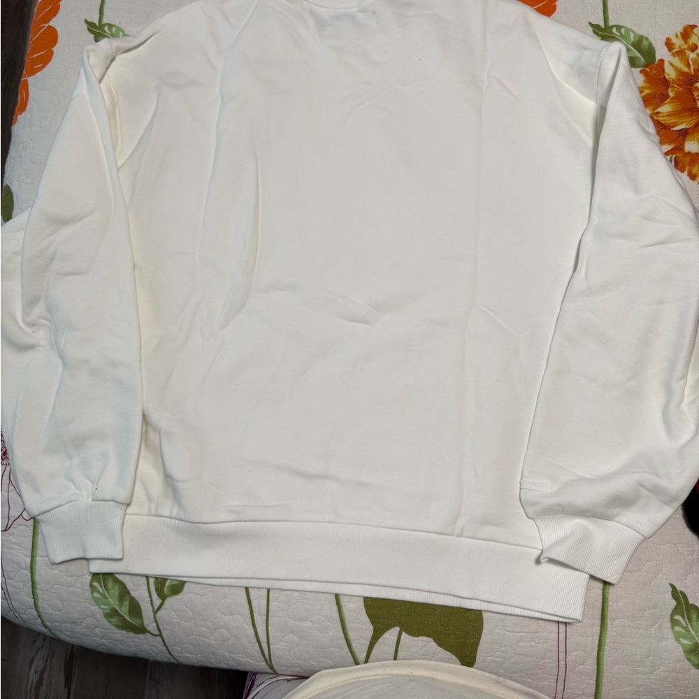Men's crewneck sweatshirt